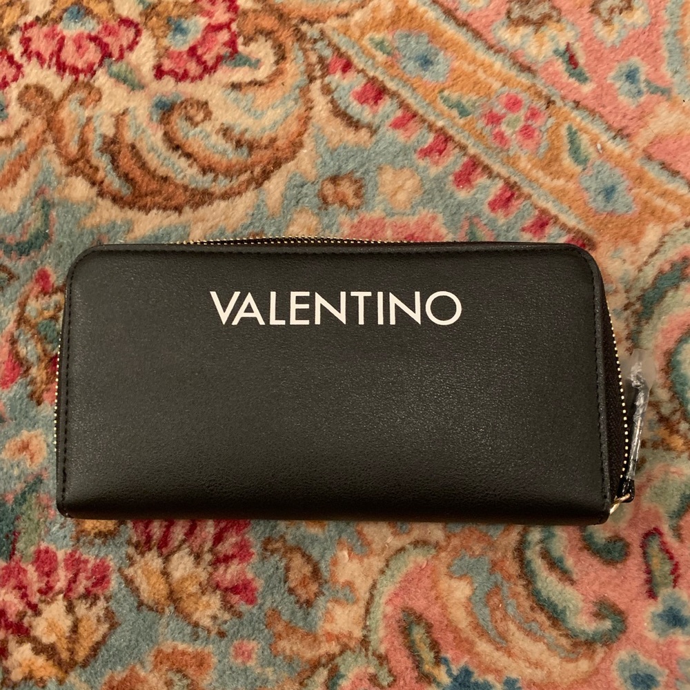 Valentino wallet